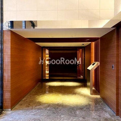 
						パークアクシスプレミア表参道 ロビー