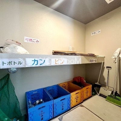 
						グランパセオ押上　ゴミ置き場