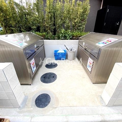 
						ラティエラ武蔵小杉 ごみ置き場