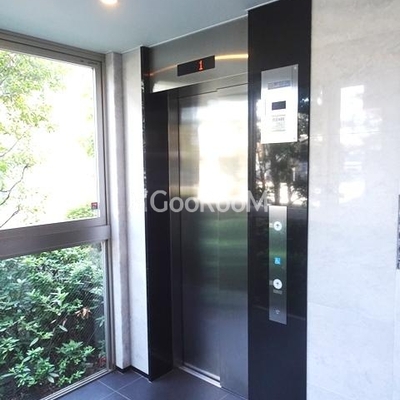 
						パークハビオ東中野  エレベーター