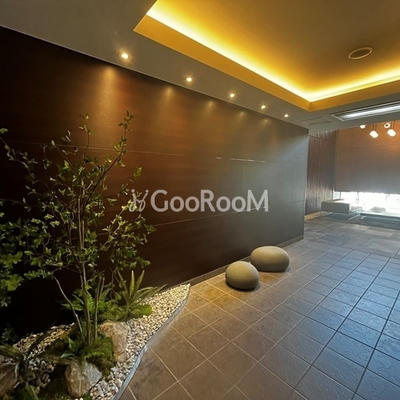 
						プライムアーバン新宿夏目坂タワーレジデンス エントランス