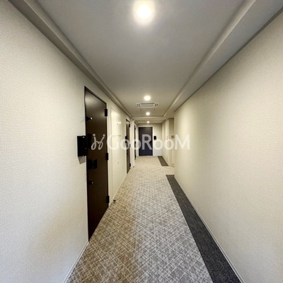 
						パークアクシス下北沢 廊下