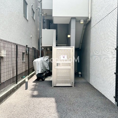 
						グランパセオ菊川　バイク置き場