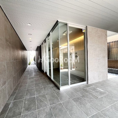 
						グランカーサ平井 エントランス