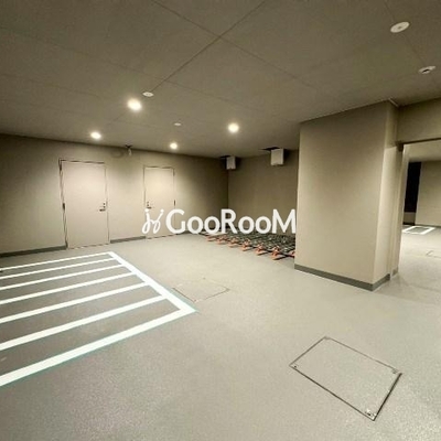 
						コンフォリア東上野 バイク置場