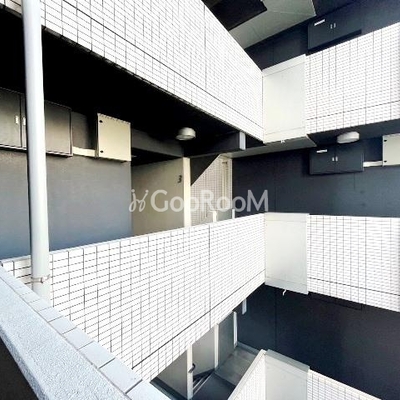 
						レジディア月島Ⅲ 廊下