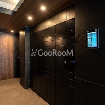 
						コンフォリア・リヴ東中野 ロビー