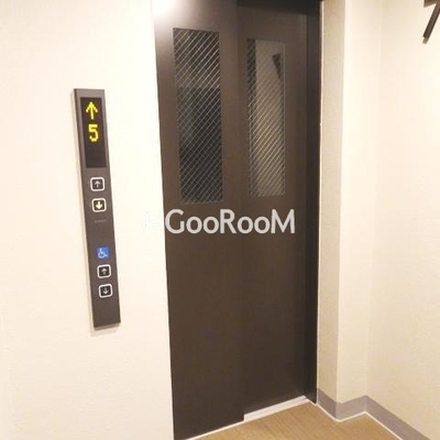 
						コンフォリア志村坂上 エレベーター