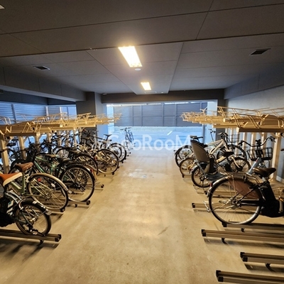 
						ザ・パークハビオ中野新橋 駐輪場