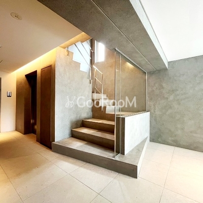 
						アトリオフラッツ清澄白河 ロビー