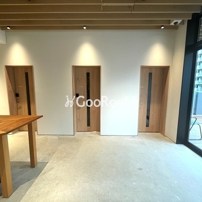 
						コンフォリア芝浦MOKU 共用部3