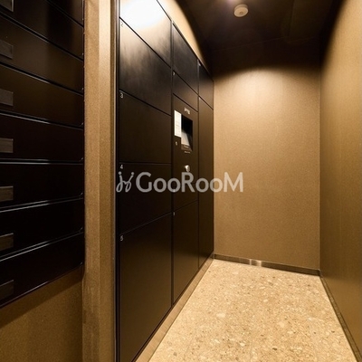 
						コンフォリア・リヴ西大島サウス 宅配BOX