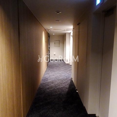 
						レフィールオーブ代々木 内廊下