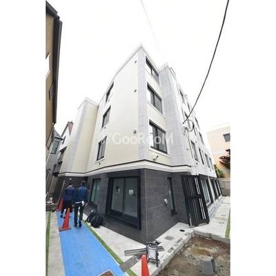 
						グランパセオ祐天寺ウエスト エントランス