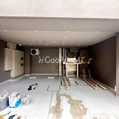 
						デュオフラッツ浅草蔵前 駐車場