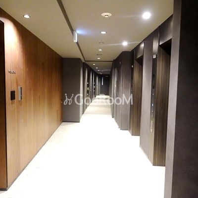 
						レフィールオーブ代々木 廊下