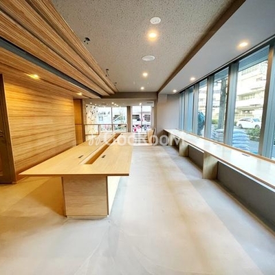 
						ザ・パークハビオSOHO横浜関内 共有部4