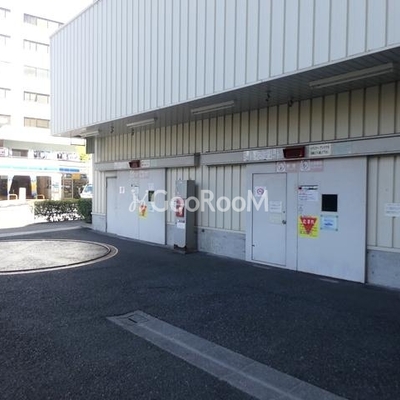 
						コンフォリア芝浦バウハウス 駐車場