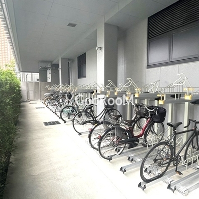 
						コンフォリア芝浦MOKU 駐輪場