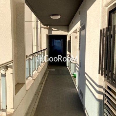 
						レジディア芝浦 廊下