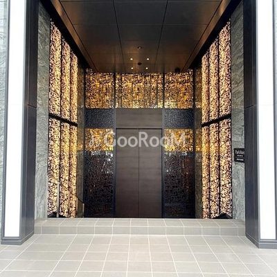 
						パークアクシスプレミア表参道 エントランス2