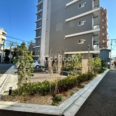 
						駐輪場