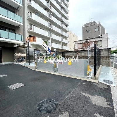 
						駐車場2