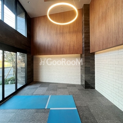 
						ロビー