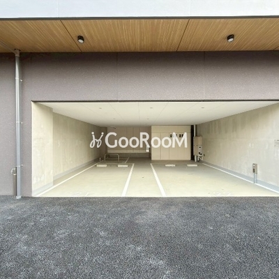 
						コンフォリア・リヴ南砂町イーストの駐車場