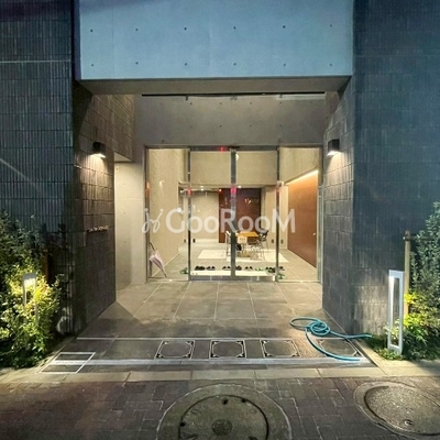 
						エントランス