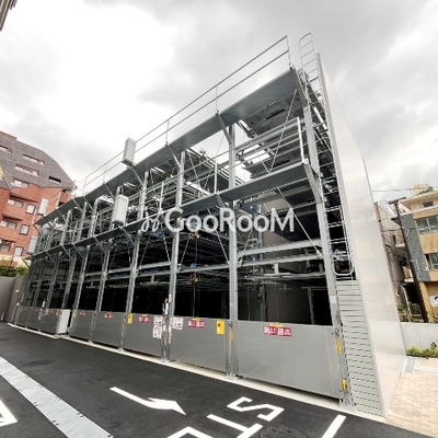 
						パークアクシス五反田スカイタワーの室外駐車場