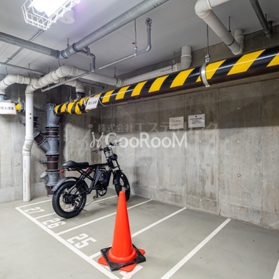 
						バイク置場2